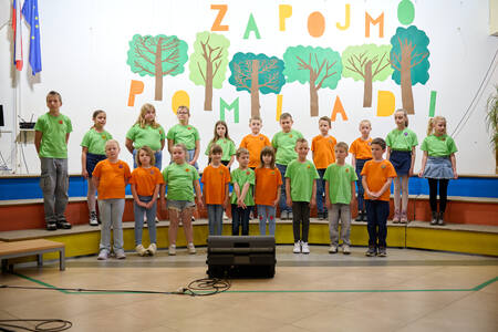 005_revija otroških zborov I.dan 26